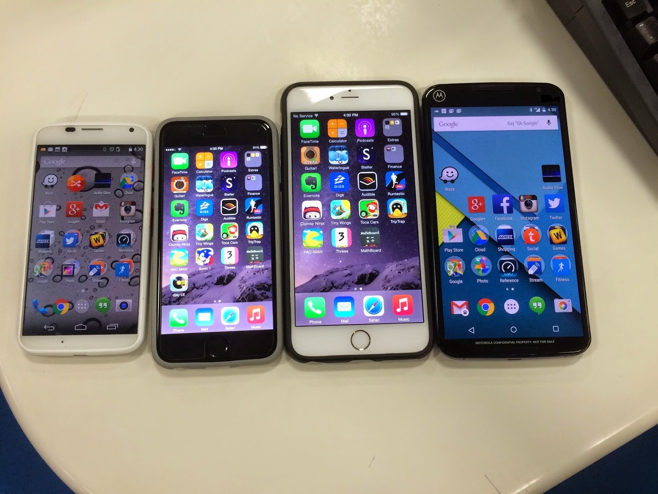 Nexus6とmoto X 2013 Iphone6 Iphone6 Plusのサイズを比較した写真